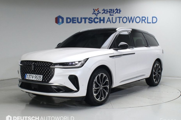 2023 Lincoln Nautilus с пробегом 18 600 км