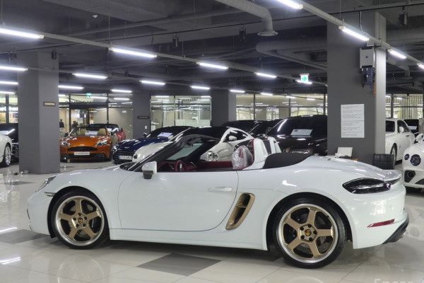 2022 Porsche Boxster с пробегом 2 100 км