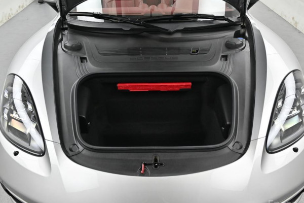 2023 Porsche Boxster с пробегом 34 584 км