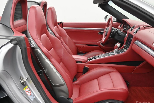 2023 Porsche Boxster с пробегом 34 584 км