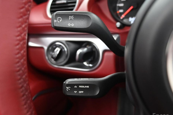 2023 Porsche Boxster с пробегом 34 584 км