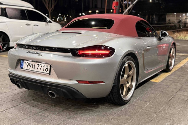 2022 Porsche Boxster с пробегом 9 700 км
