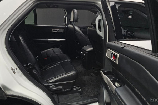 2023 Ford Explorer с пробегом 18 880 км