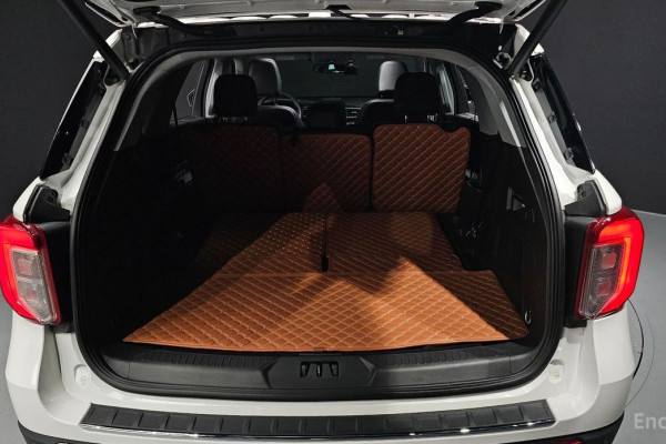 2023 Ford Explorer с пробегом 18 880 км