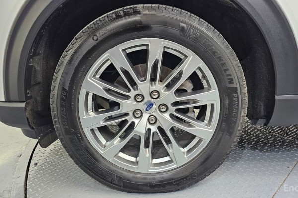 2025 Ford Explorer с пробегом 17 952 км