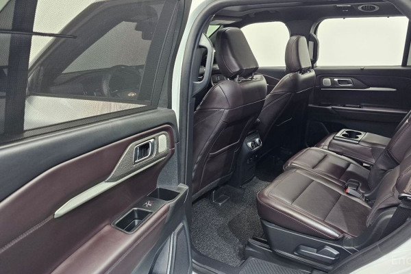 2025 Ford Explorer с пробегом 17 952 км