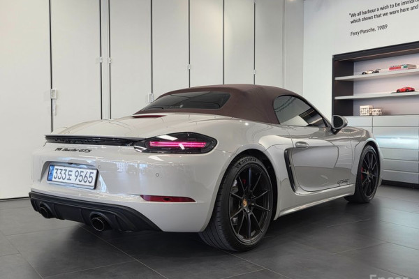 2023 Porsche Boxster с пробегом 8 778 км