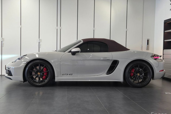 2023 Porsche Boxster с пробегом 8 778 км