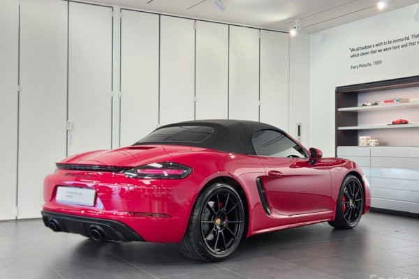 2023 Porsche Boxster с пробегом 9 775 км