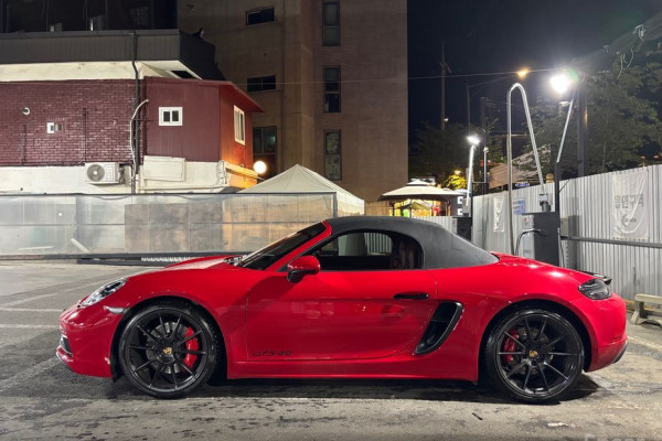 2021 Porsche Boxster с пробегом 21 500 км