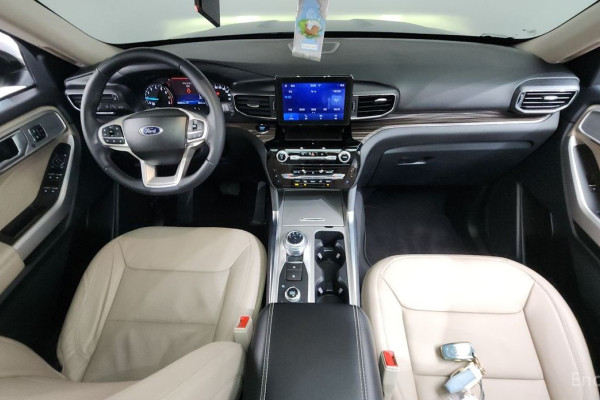 2023 Ford Explorer с пробегом 26 650 км