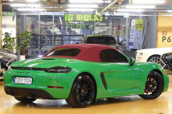 2023 Porsche Boxster с пробегом 13 900 км