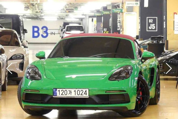 2023 Porsche Boxster с пробегом 13 900 км
