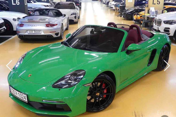 2023 Porsche Boxster с пробегом 13 900 км