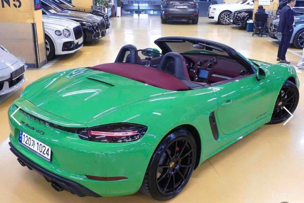 2023 Porsche Boxster с пробегом 13 900 км