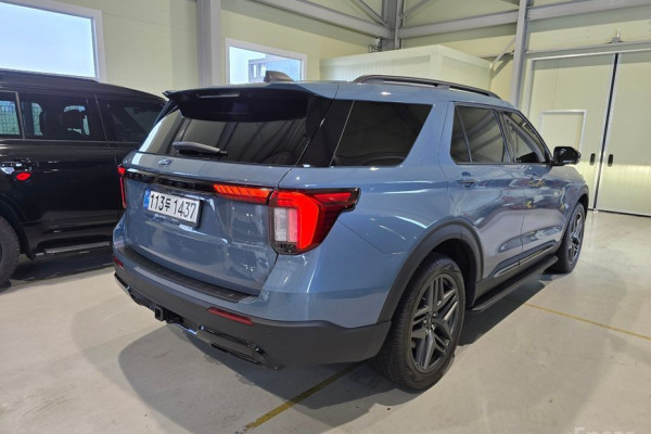 2025 Ford Explorer с пробегом 1 327 км