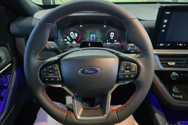 2025 Ford Explorer с пробегом 1 327 км