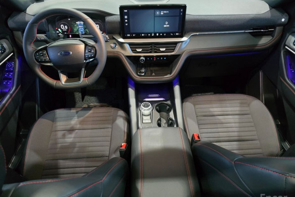 2025 Ford Explorer с пробегом 1 327 км