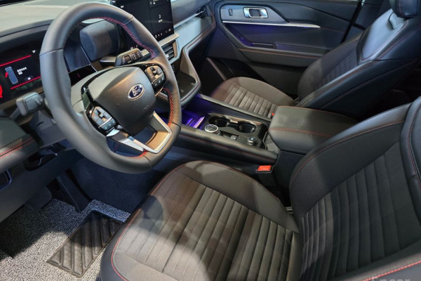 2025 Ford Explorer с пробегом 1 327 км