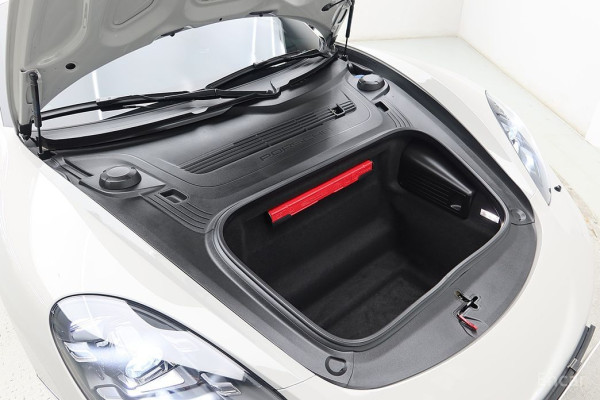 2024 Porsche Boxster с пробегом 29 497 км