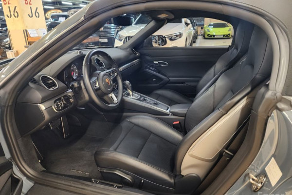 2017 Porsche Boxster с пробегом 16 600 км