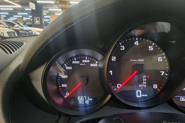 2017 Porsche Boxster с пробегом 16 600 км