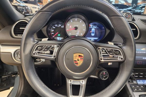 2017 Porsche Boxster с пробегом 16 600 км