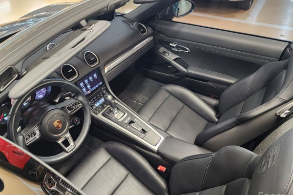 2017 Porsche Boxster с пробегом 16 600 км