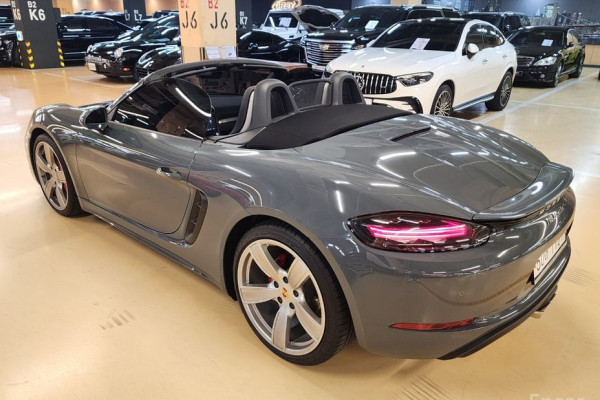 2017 Porsche Boxster с пробегом 16 600 км