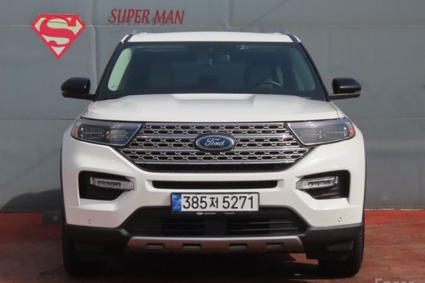 2023 Ford Explorer с пробегом 13 915 км