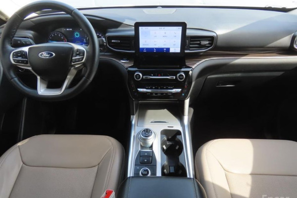 2023 Ford Explorer с пробегом 13 915 км