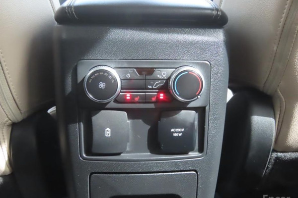 2023 Ford Explorer с пробегом 13 915 км