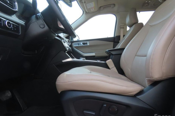 2023 Ford Explorer с пробегом 13 915 км