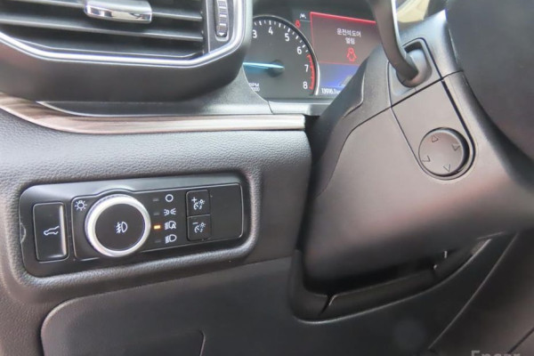 2023 Ford Explorer с пробегом 13 915 км