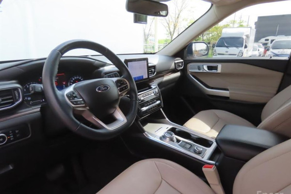 2023 Ford Explorer с пробегом 13 915 км