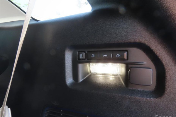 2023 Ford Explorer с пробегом 13 915 км