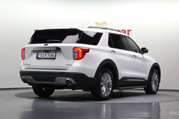 2023 Ford Explorer с пробегом 10 240 км