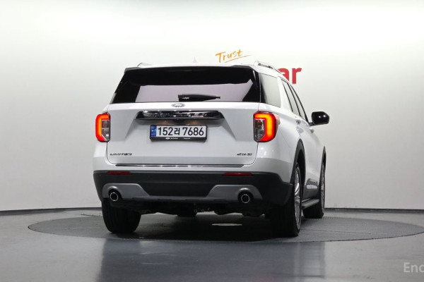 2023 Ford Explorer с пробегом 10 240 км