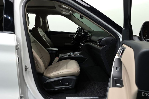 2023 Ford Explorer с пробегом 10 240 км