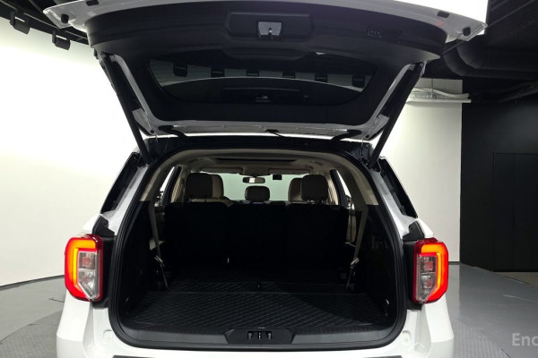 2023 Ford Explorer с пробегом 10 240 км