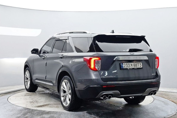 2023 Ford Explorer с пробегом 9 553 км