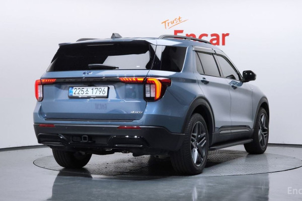 2025 Ford Explorer с пробегом 14 545 км