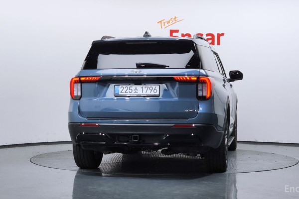 2025 Ford Explorer с пробегом 14 545 км