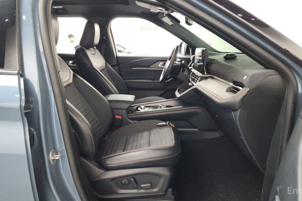 2025 Ford Explorer с пробегом 14 545 км