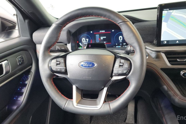 2025 Ford Explorer с пробегом 14 545 км