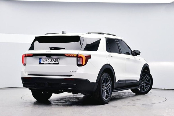 2025 Ford Explorer с пробегом 7 000 км