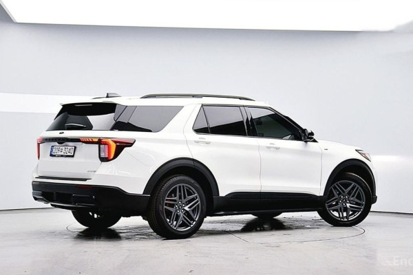 2025 Ford Explorer с пробегом 7 000 км
