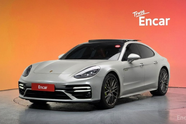 2023 Porsche Panamera с пробегом 34 302 км