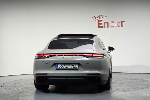 2023 Porsche Panamera с пробегом 34 302 км