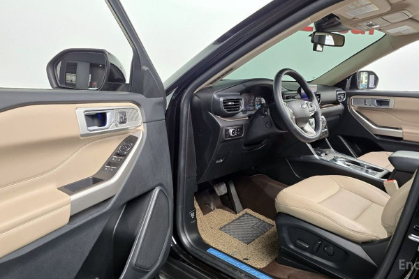 2023 Ford Explorer с пробегом 13 405 км